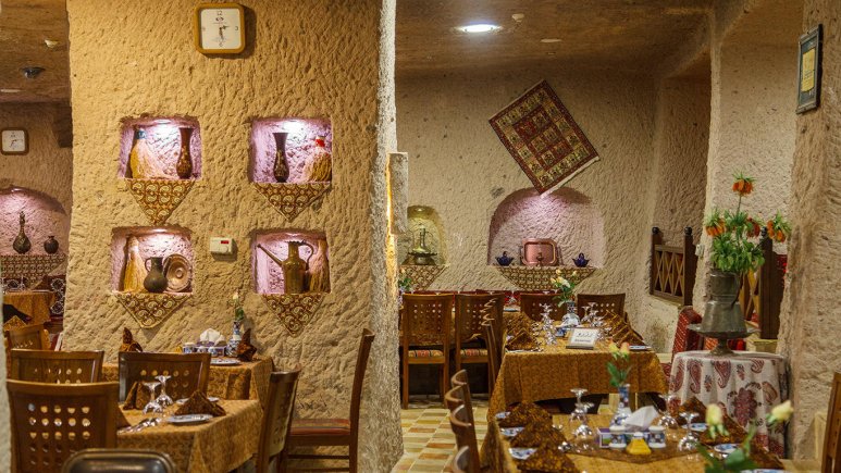 رستوران 2 هتل لاله کندوان تبریز
